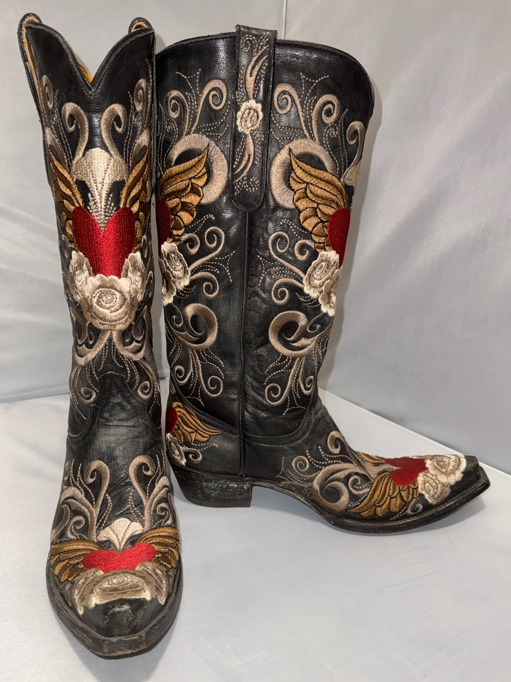 Old Gringo Grace womens boots 7 B
Heart flowers wings